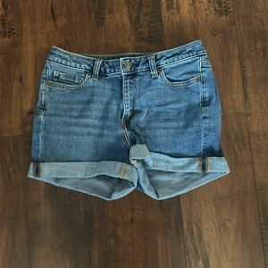 Women’s dark wash denim shorts